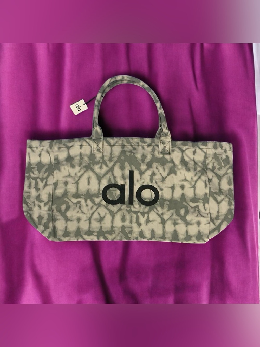 💖ALO Yoga Gray Tie-Dye Canvas Tote with Black Logo